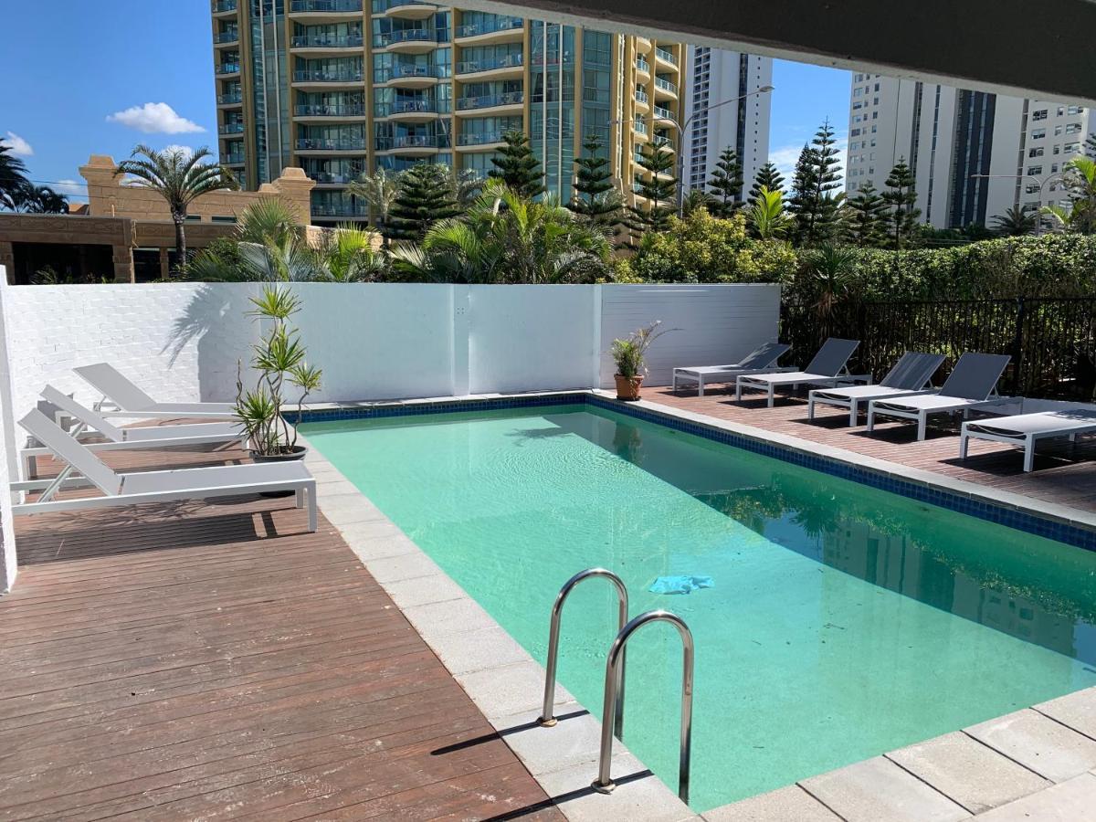 Aussie Dream Hostel Gold Coast Extérieur photo