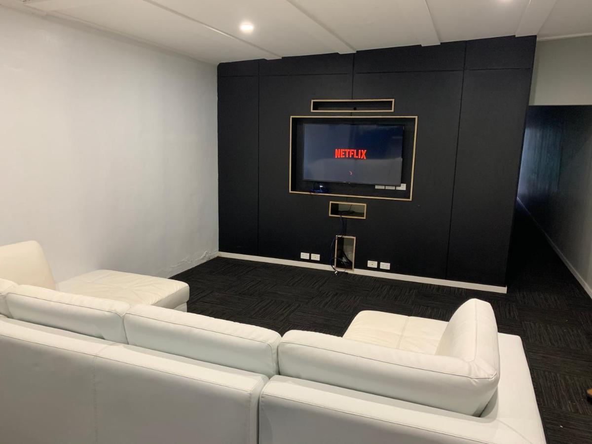 Aussie Dream Hostel Gold Coast Extérieur photo