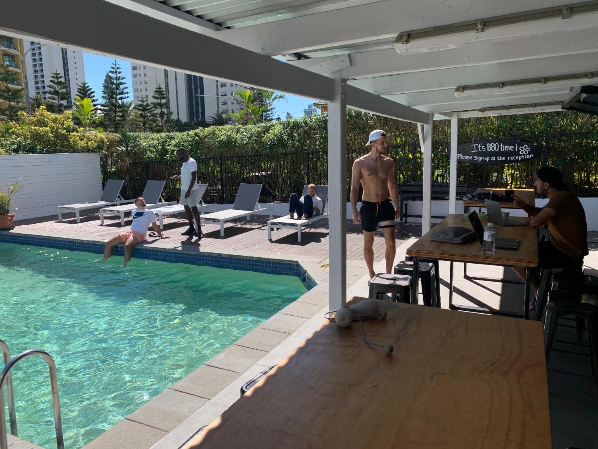 Aussie Dream Hostel Gold Coast Extérieur photo